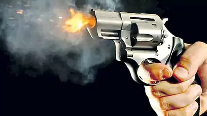 అమెరికాలో కాల్పులు.. 9 మంది మృతి