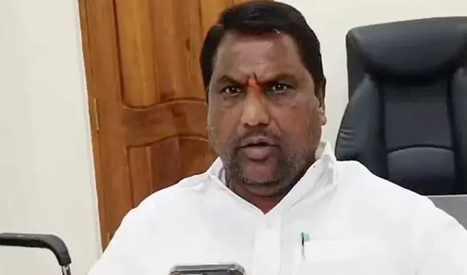తెగిపడిన లిఫ్ట్‌.. మంత్రి అడ్లూరికి తప్పిన ప్రమాదం