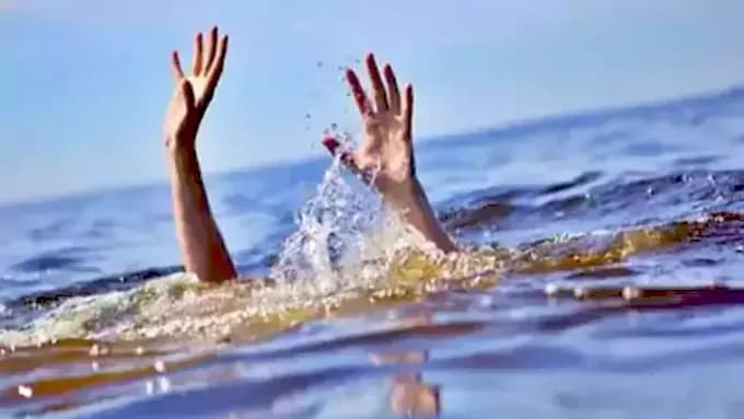పడవ బోల్తా.. 109 మంది మృతి