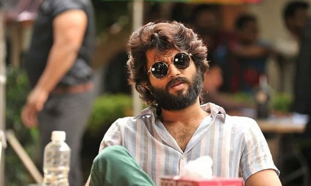 అర్జున్ రెడ్డి మూవీ స్క్రీన్ ప్లే ఆ సూపర్ హిట్ మూవీ స్క్రీన్ ప్లే లానే ఉంటుంది... గమనించారా... – movies