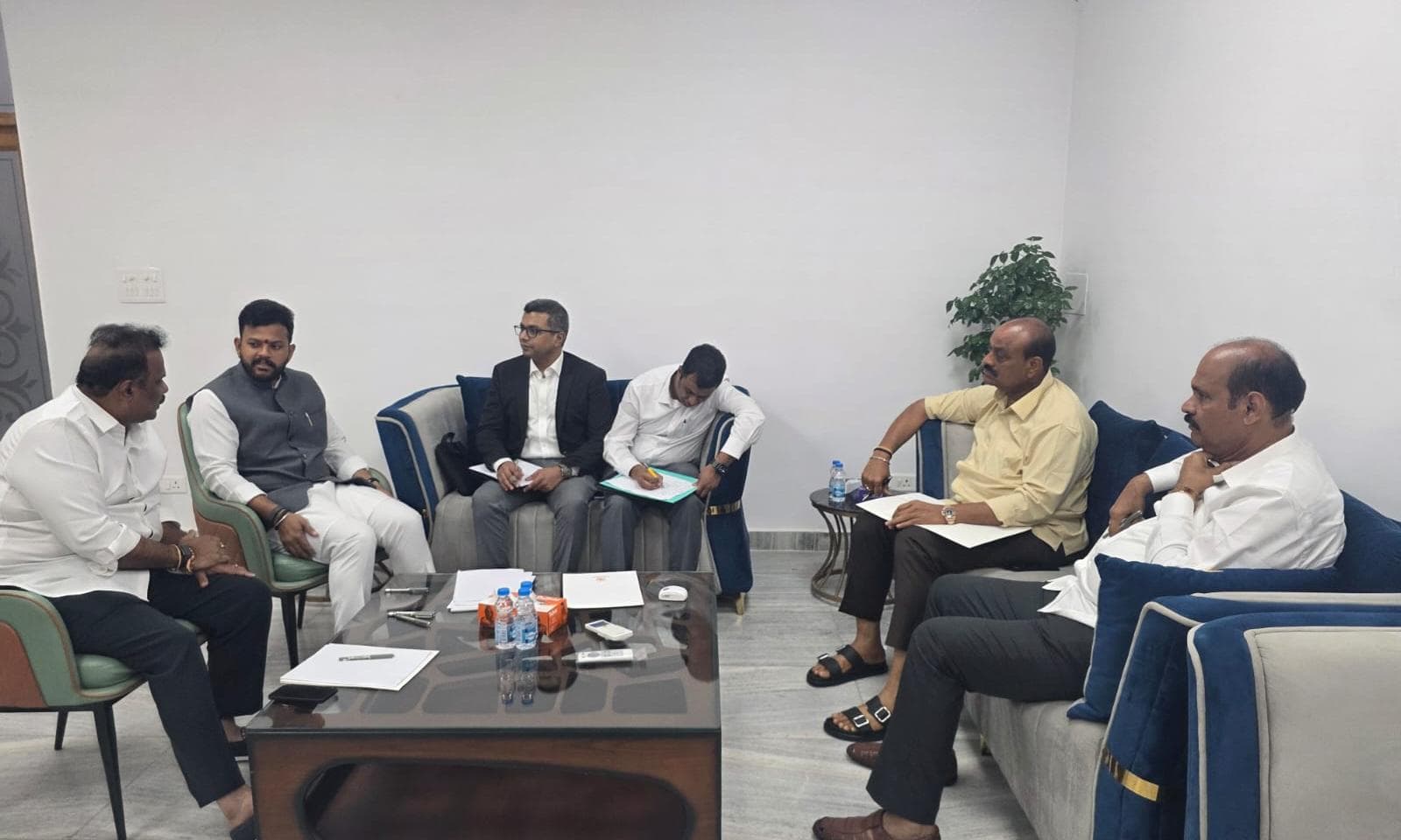 ఢిల్లీ వేదికగా బీసీ మంత్రుల కసరత్తు.. రిజర్వేషన్ల కోసం ఆఖరి పోరాటం – movies