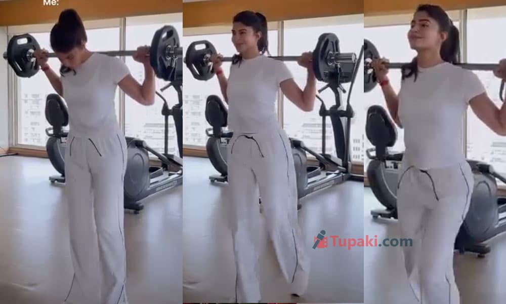 వారమంతా డిఫరెంట్ వర్కవుట్స్.. జాక్వెలిన్ ఫెర్నాండెజ్ క్రేజీ ఫిట్‌నెస్ సీక్రెట్!