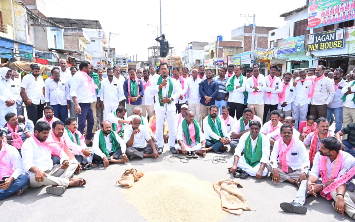రైతుల పాలిట శాపంగా మారిన రేవంత్ ప్రభుత్వం