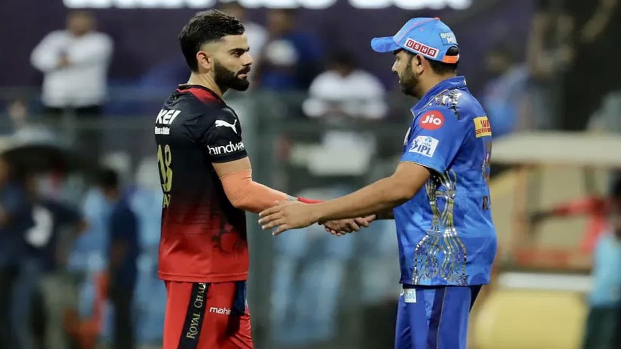కోహ్లీ, రోహిత్ కెరీర్ లో ఇంతటి వ్యత్యాసమా.. రోహిత్ కెరీర్ కు ఎండ్ కార్డ్ పడినట్లేనా