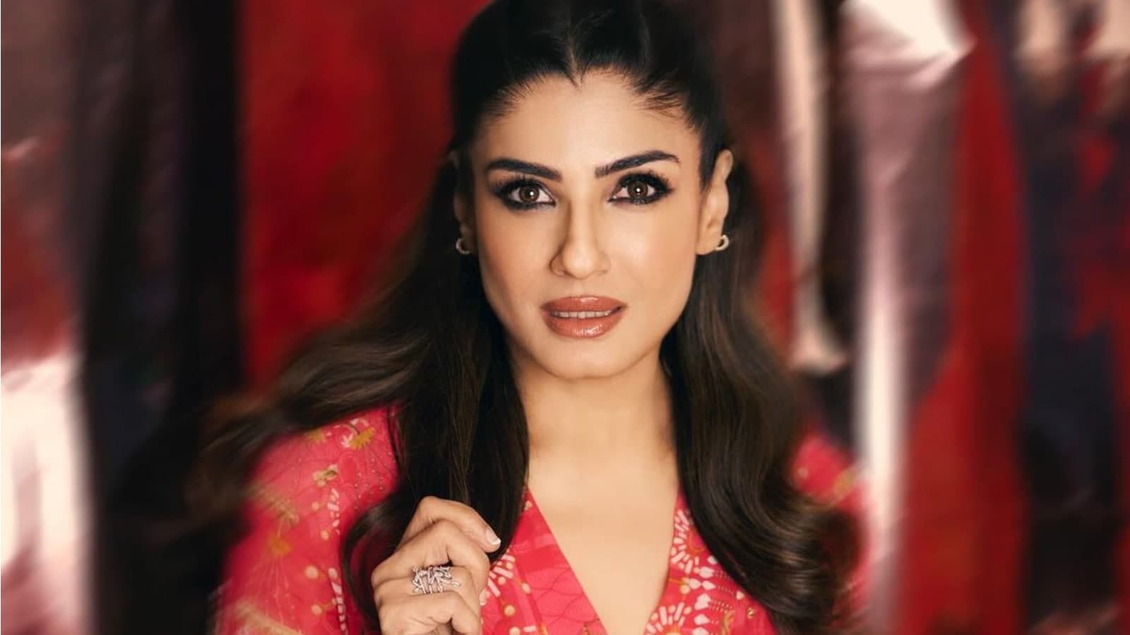 Woman Who Cared For Actor Raveena Tandons Mother Stole Her Jewellery Threatened Family With Fake Drugs Case