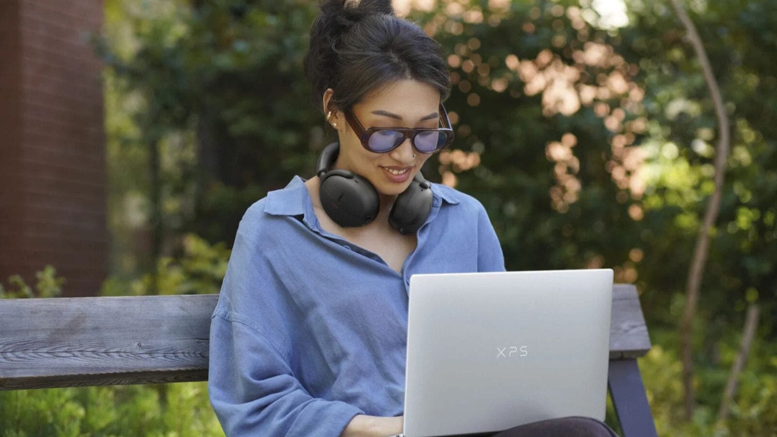 Dell Unveils 699 Xps 13 Laptop In Challenge To Apples Macbook Neo