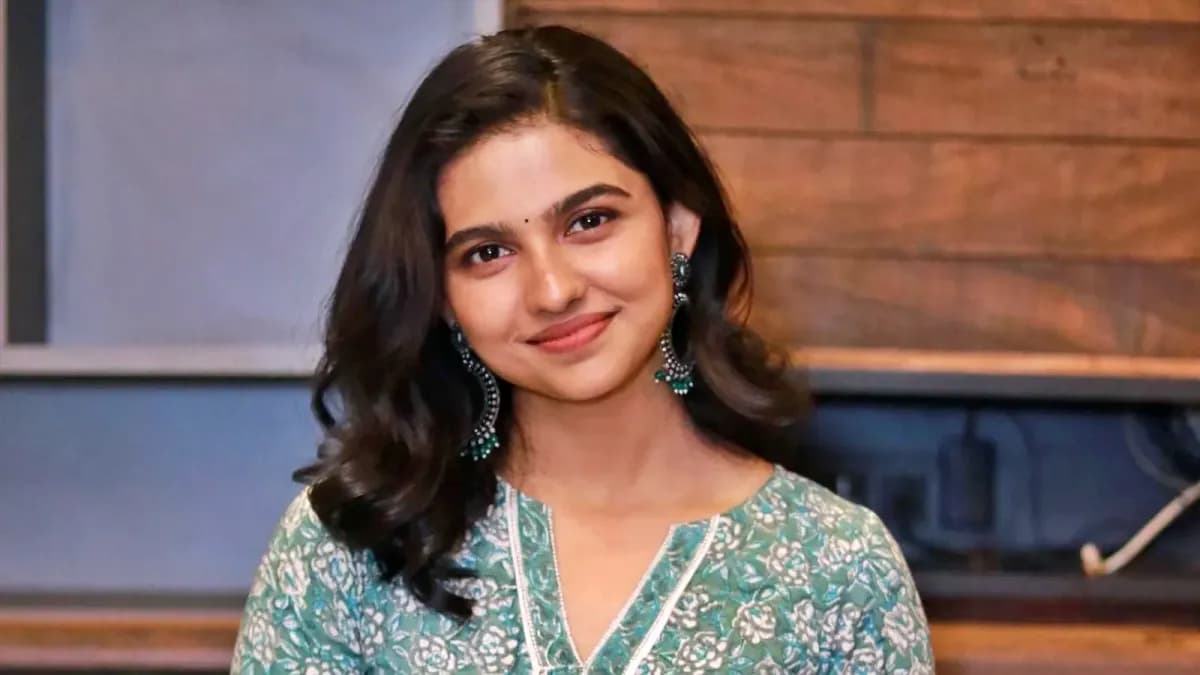Mamitha Baiju: మమితా బైజు రెమ్యూనరేషన్ ఎంతో తెలుసా..? అప్పుడు కేవలం రూ. 8 లక్షలే.. ఇప్పుడు..?