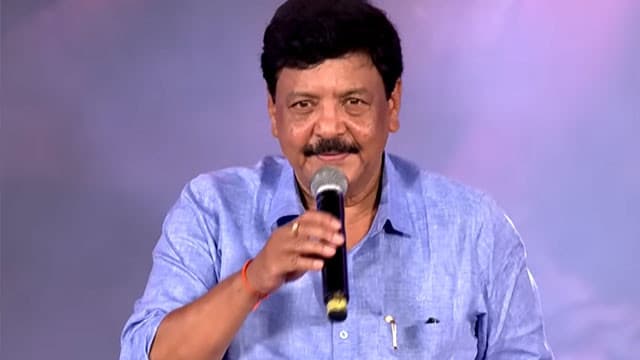 పెద్ది' వేదికపై మంత్రి కందుల దుర్గేశ్ కీలక ప్రకటన