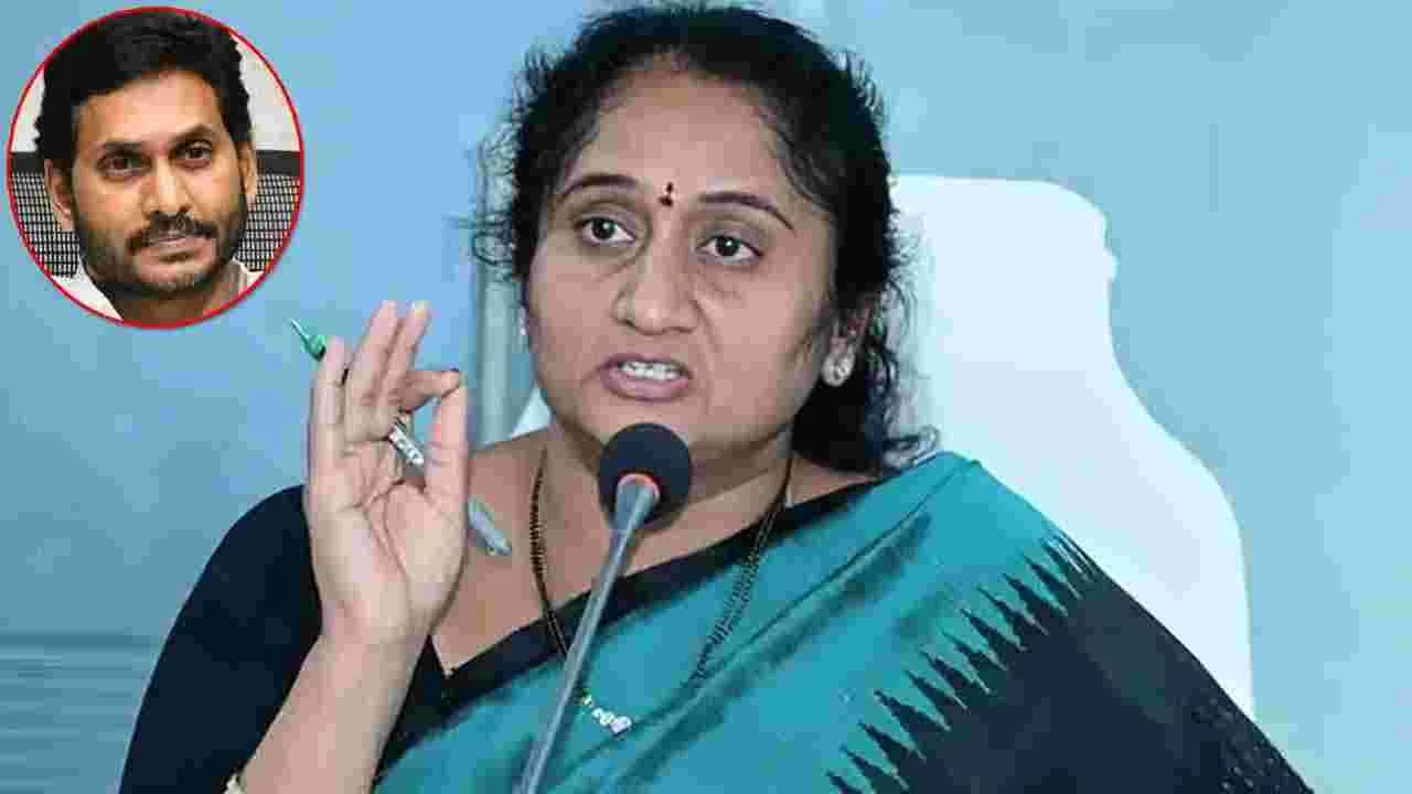 మెగా డీఎస్సీపై దుష్ప్రచారం చేస్తున్నారు.. జగన్ పై మంత్రి సవిత ధ్వజం