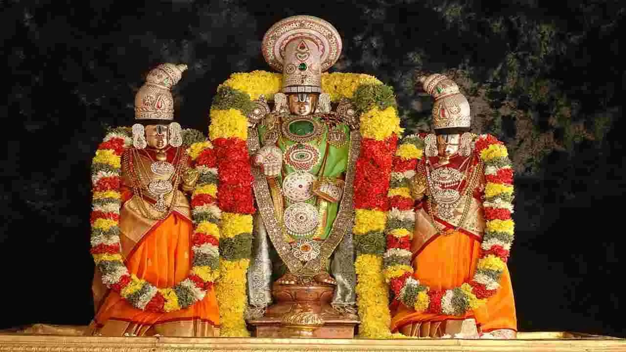 Tirumala Srivari Sarva Darshan Takes 12 Hours Over 83 000 Devotees Visit Temple 1529277