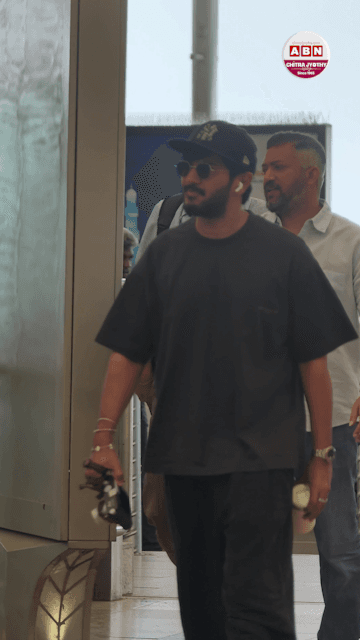 దుల్కర్ సల్మాన్ ఎయిర్‌పోర్ట్‌ లుక్!