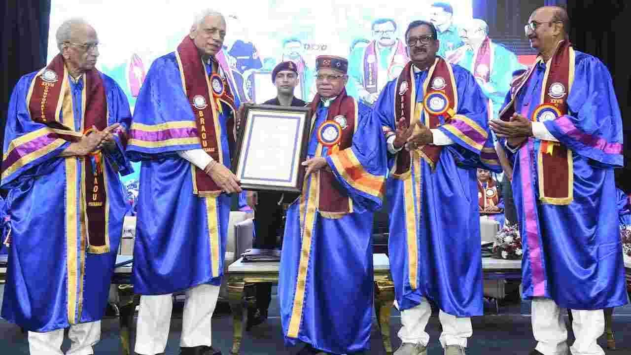 ‘మా భూమి’ దర్శకుడు.. బి. నర్సింగరావుకు గౌరవ డాక్టరేట్! గవర్నర్ చేతుల మీదుగా సత్కారం – movies