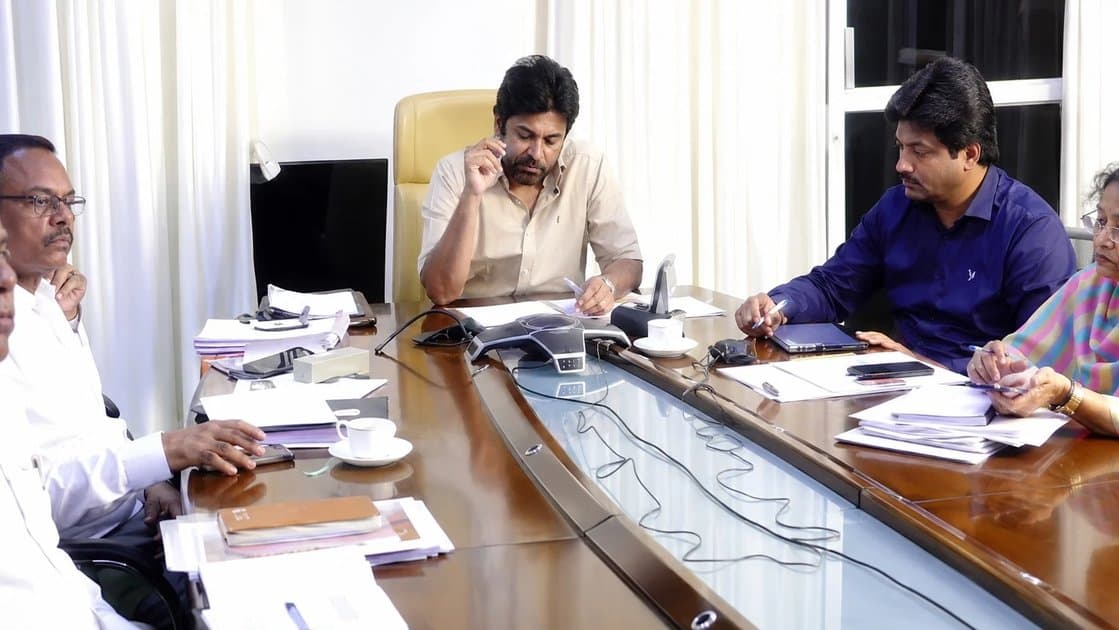 పన్నులు కట్టని పెద్ద సంస్థలపై తీవ్ర ఆగ్రహం