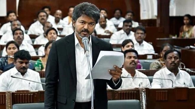 సీఎం అయితే కోట్ వేసుకోకూడదా అంటూ విమర్శకులకు విజయ్ కౌంటర్