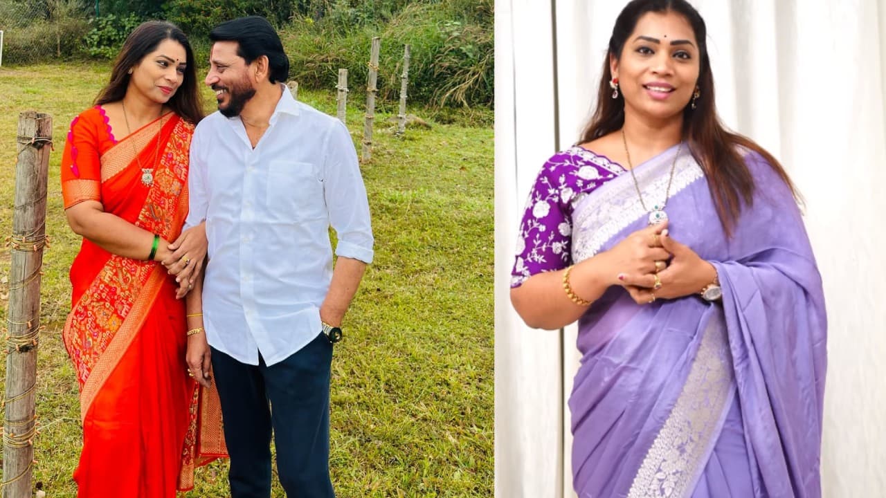 తెలంగాణ రాజకీయాల్లోకి దివ్వల మాధురి.. పోటీ చేస్తాను అంటూ