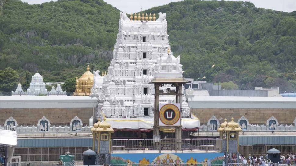 తిరుమలలో వెల్లివిరిసిన ఆధ్యాత్మికత! పోటెత్తిన విఐపీలు, శ్రీవారి దర్శనానికి ఎంత సమయం పడుతుందంటే