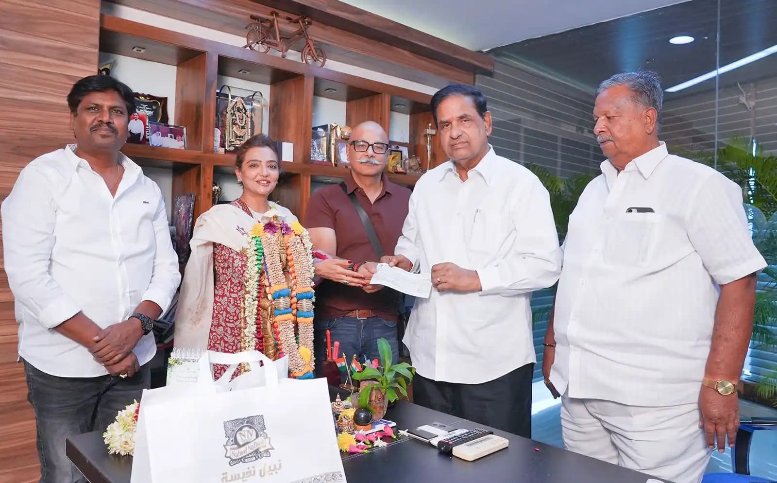 టీటీడీకి రూ.11 లక్షల విరాళం అందించిన దుబాయ్ దాతలు