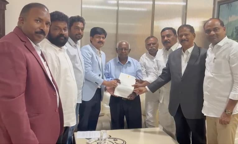 దళిత క్రైస్తవులను ఎస్సీలుగానే పరిగణించాలి