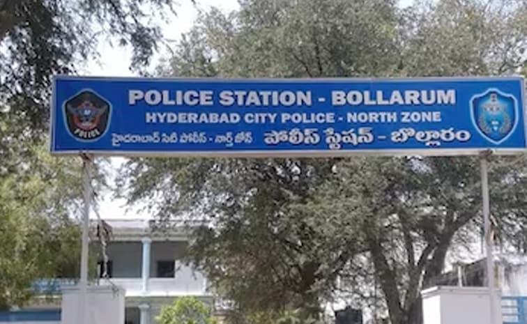 బొల్లారంలో దారుణం.. బైక్ పై వెళ్తున్న భార్యాభర్తలపై దాడి