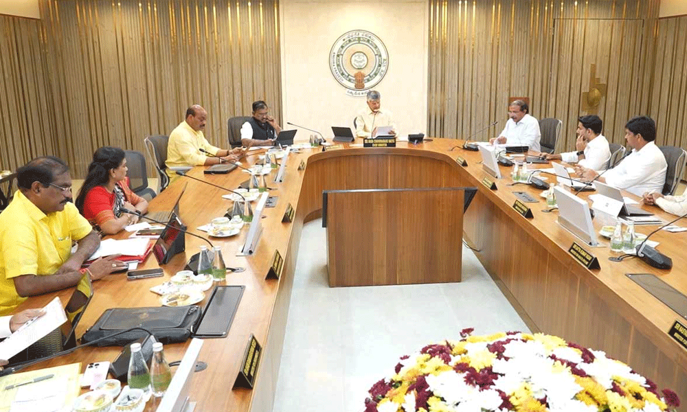 పవన్ తోసహా జనసేన మంత్రుల డుమ్మా! స్థానిక ఎన్నికల వేళ ఒత్తిడి పెంచే వ్యూహమా? పవన్ తోసహా జనసేన మంత్రుల డుమ్మా! స్థానిక ఎన్నికల వేళ ఒత్తిడి పెంచే వ్యూహమా?