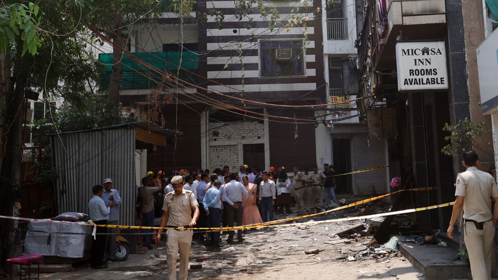 Malviya Nagar Fire Flourish Stay Mcd Tatkal License Lal Dora Loopholes