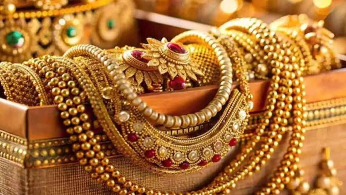 ఈ నెల మొదటి రోజు బంగారం రేట్లు భారీగా