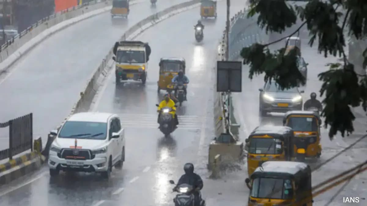 దూసుకొస్తున్న మరో అల్పపీడనం.. ఏపీ, తెలంగాణాలలో భారీ వర్ష సూచన! దూసుకొస్తున్న మరో అల్పపీడనం.. ఏపీ, తెలంగాణాలలో భారీ వర్ష సూచన!