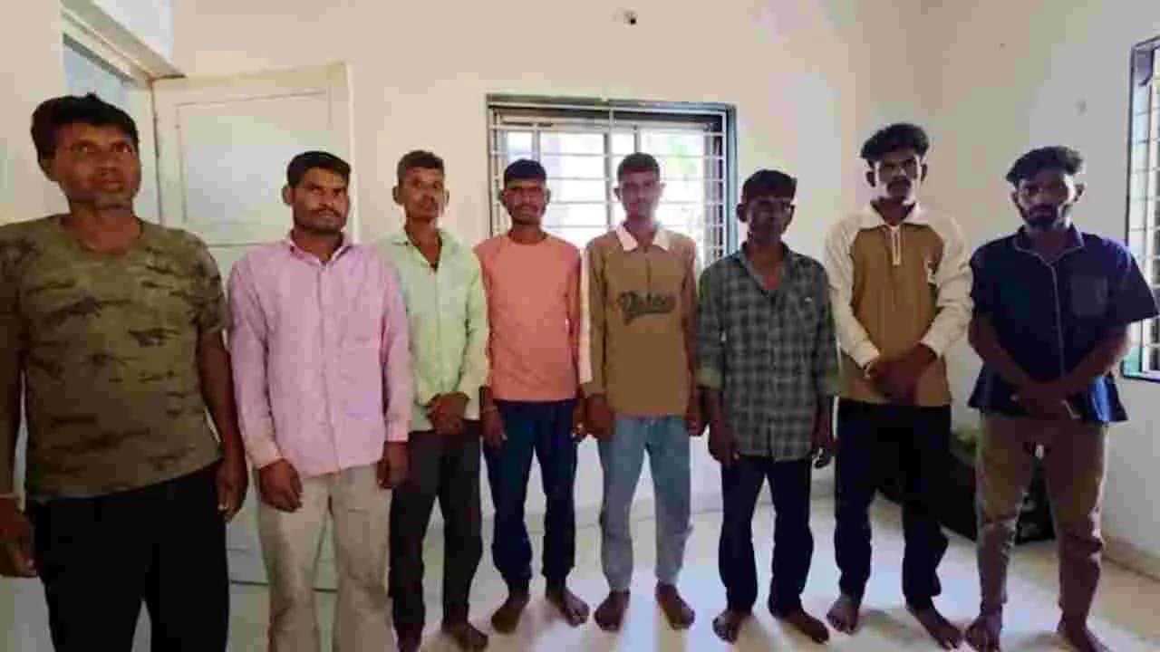 గుజరాత్ లో దారుణం.. మంత్రిగత్తె పేరుతో మహిళ కుటుంబంపై దాడి