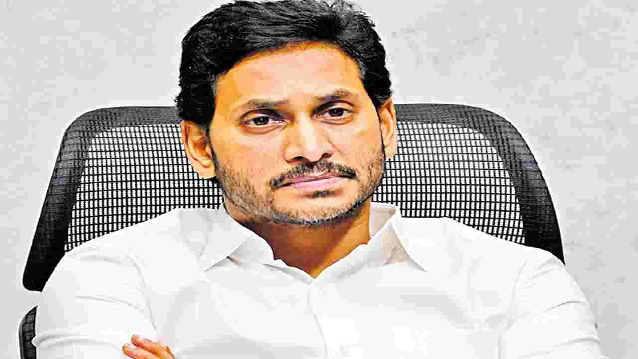 బాబాయ్ హత్యపై తడబాటెందుకు జగన్?