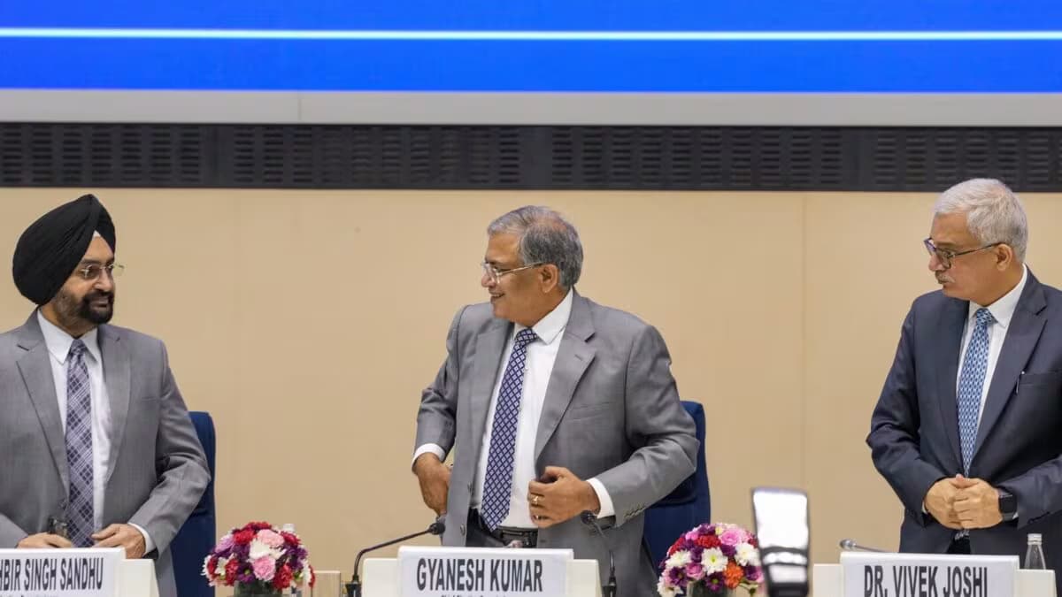 ప్రజాస్వామ్యానికి నమ్మకం అనేది ముఖ్యమైనది – general