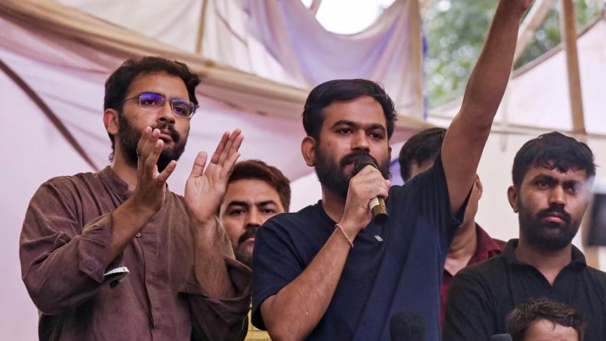 ఢిల్లీ విమానాశ్రయంలో CJP నాయకులు నిర్బంధం ఢిల్లీ విమానాశ్రయంలో CJP నాయకులు నిర్బంధం
