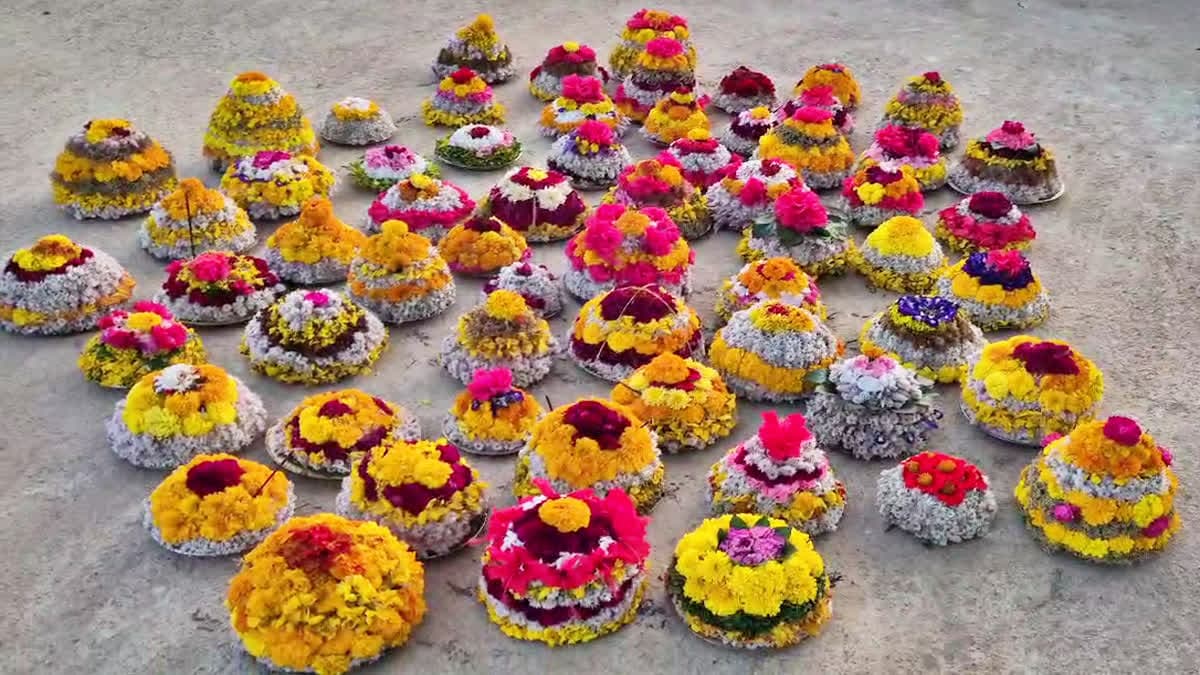రాష్ట్రంలో ఘనంగా ఎంగిలిపూల బతుకమ్మ వేడుకలు – general