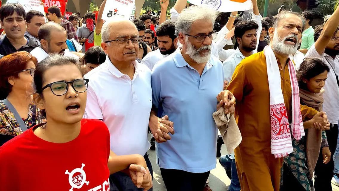 జంతర్ మంతర్ వద్ద హైటెన్షన్.. సजेपी ఆందోళనపై పోలీసుల ఉక్కుపాదం – general