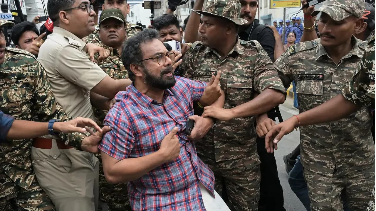 సీపీఐ(ఎం) ఎంపీ జాన్ బ్రిట్టాస్పై దాడి.. రోడ్డు పక్కన వదిలేశారు సీపీఐ(ఎం) ఎంపీ జాన్ బ్రిట్టాస్పై దాడి.. రోడ్డు పక్కన వదిలేశారు