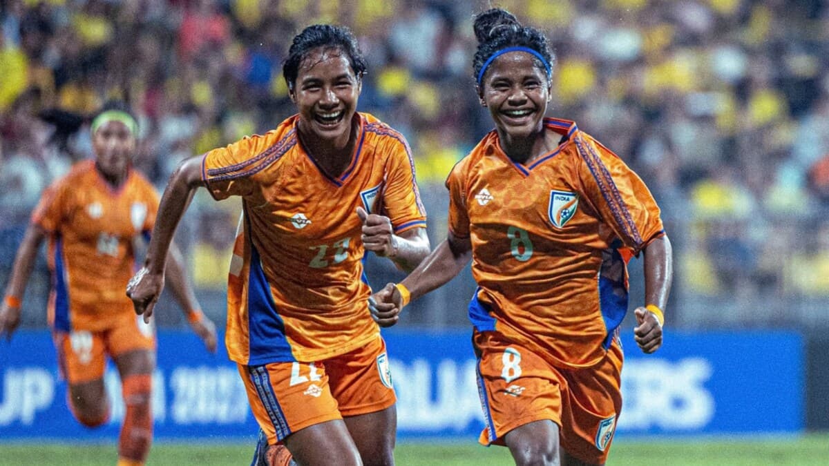 భారత యువతీ జట్టు 4-0తో మలేషియాను ఓడించి ఆసియా కప్కు అర్హత సాధించింది భారత యువతీ జట్టు 4-0తో మలేషియాను ఓడించి ఆసియా కప్కు అర్హత సాధించింది