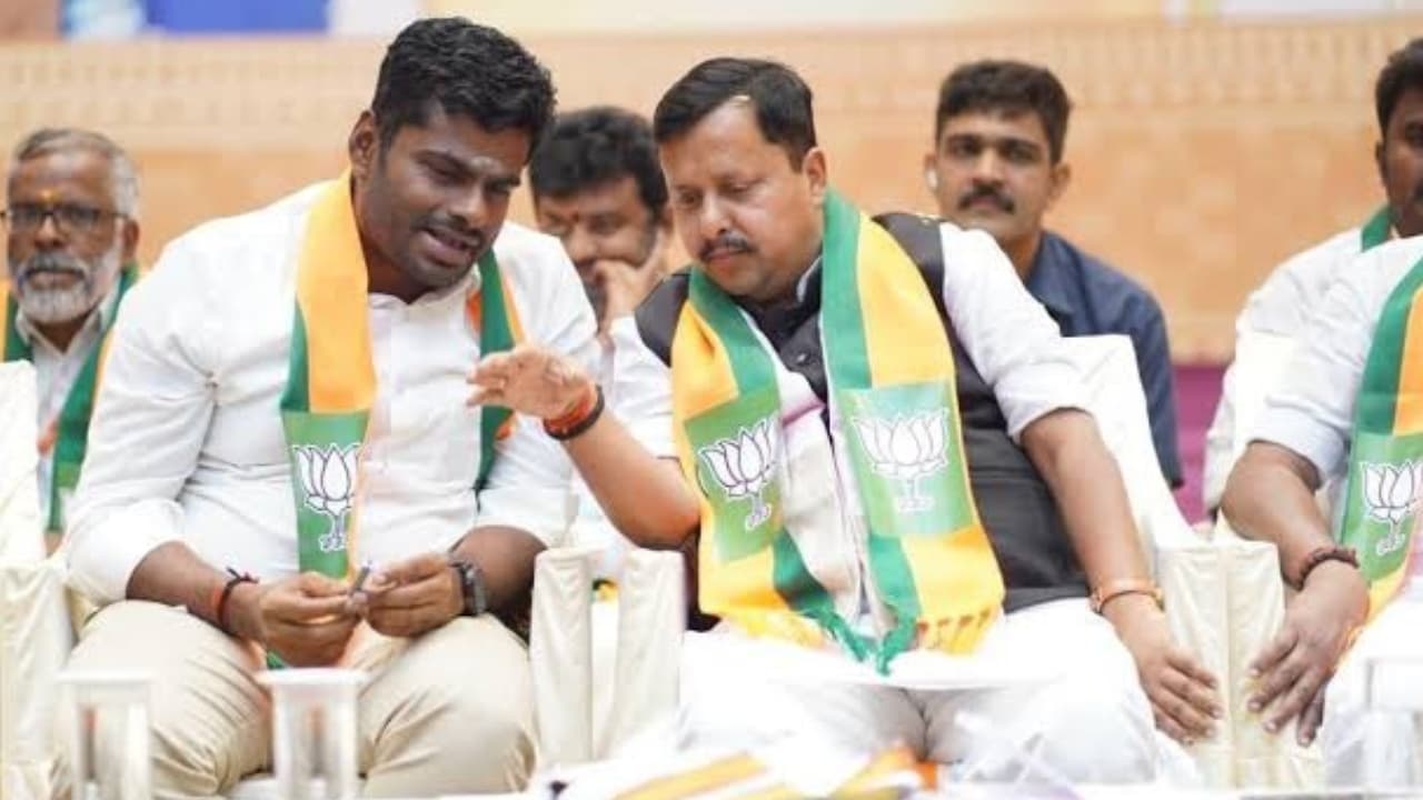 బీజేపీకి అన్నామలై రాజీనామా.. నితిన్ నబిన్ కు రాజీనామా లేఖ అందజేత