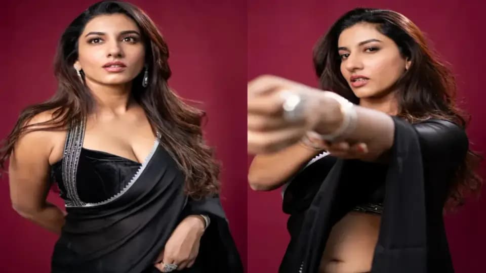 బ్లాక్ శారీలో విష్ణుప్రియ: బిగ్బాస్ బ్యూటీ అరాచకం! బ్లాక్ శారీలో విష్ణుప్రియ: బిగ్బాస్ బ్యూటీ అరాచకం!
