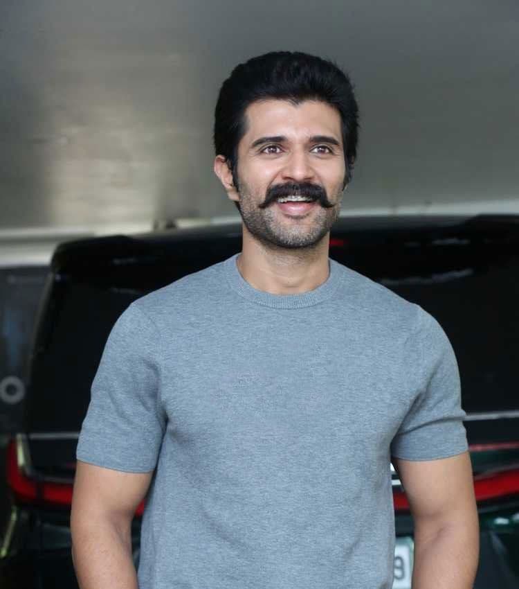 Vijay Devarakonda is currently starring in Rowdy Janardhan under the direction of Ravi Kiran