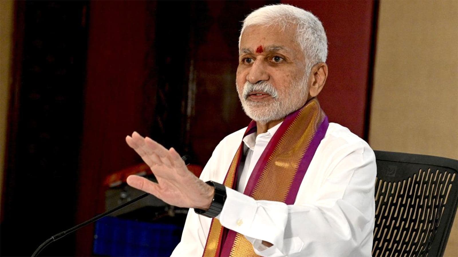 పాచికలు వేసింది సాయిరెడ్డే…మరి వేయించింది.? – movies
