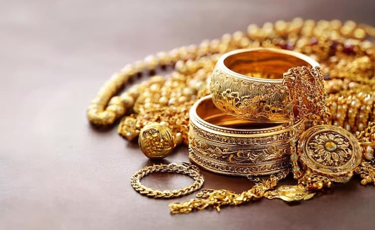 ధరల పతనం షురూ.. భారీగా తగ్గిన గోల్డ్ రేటు