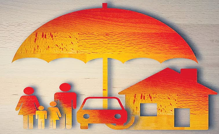 కస్టమర్లకు దూరంగా బీమా కంపెనీలు